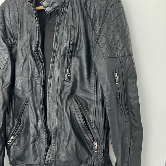 Danier Real Leather Jacket. Mens small. Excellent condition - Picture 3 of 3